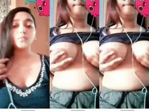Cute Desi Girl Showing Boobs