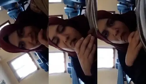 Sexy Hijabi Girl Giving Blowjob in Car